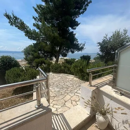 Apartment Mediterranean Oasis