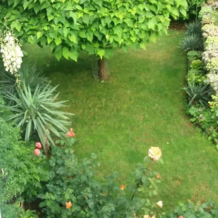 Mediterranean Oasis Apartman